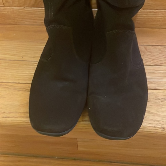 Naturalizer Dark Brown Suede Pull-On Boots Size 10M - Picture 3 of 7